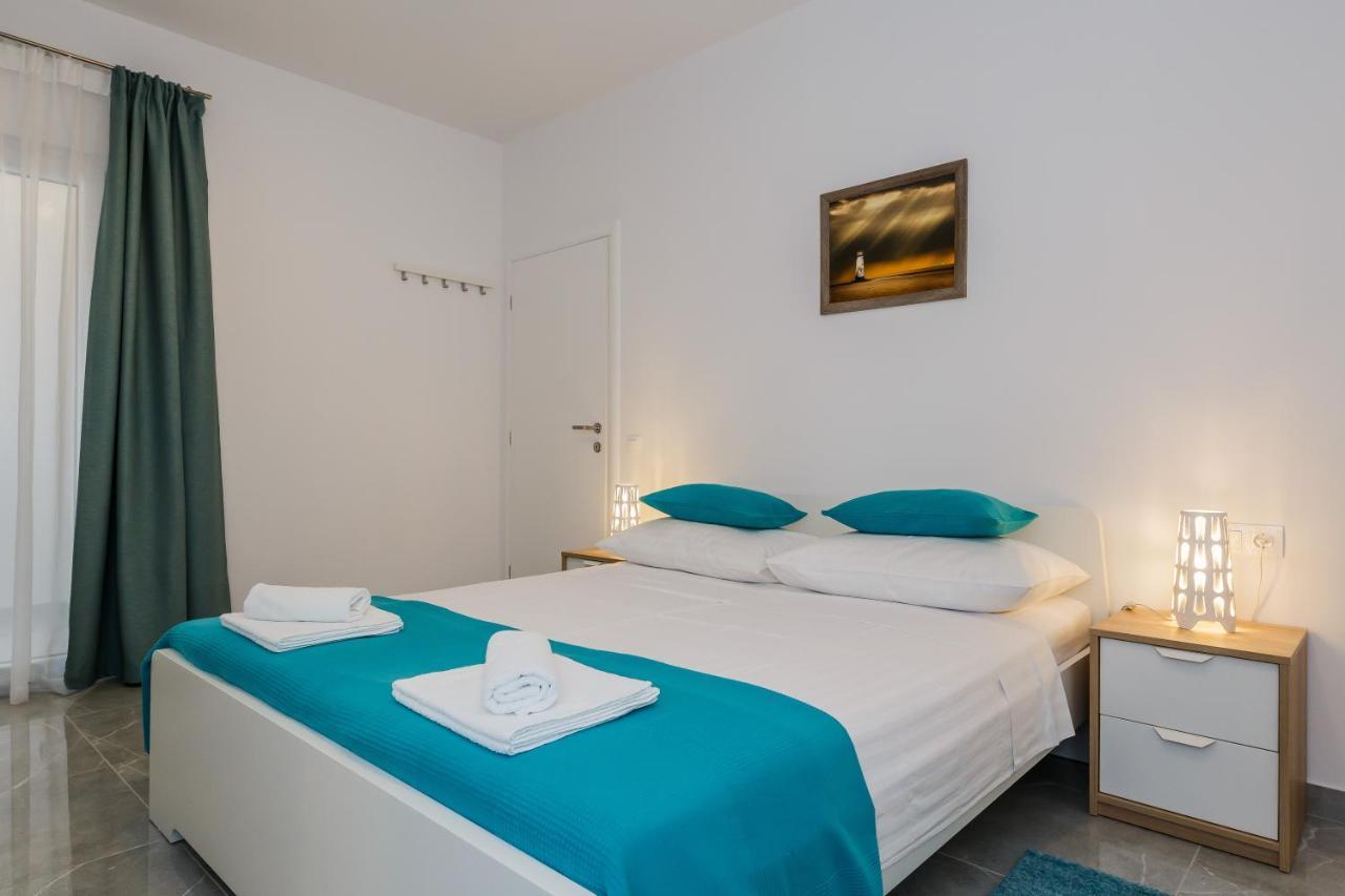 Apartmani Ujakovic Kastela Luaran gambar
