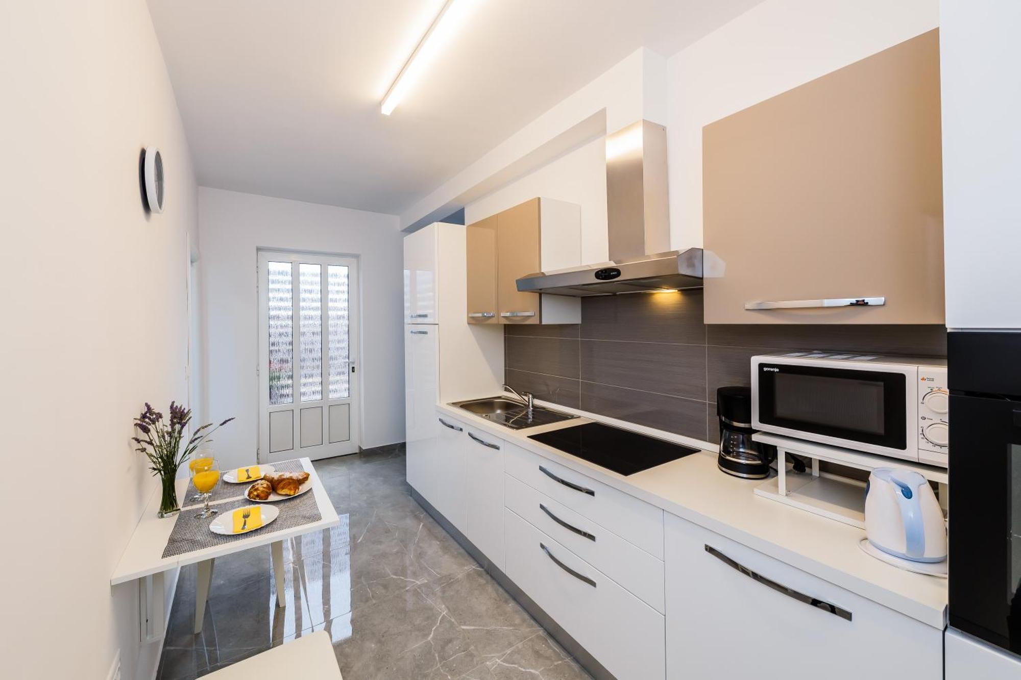 Apartmani Ujakovic Kastela Luaran gambar