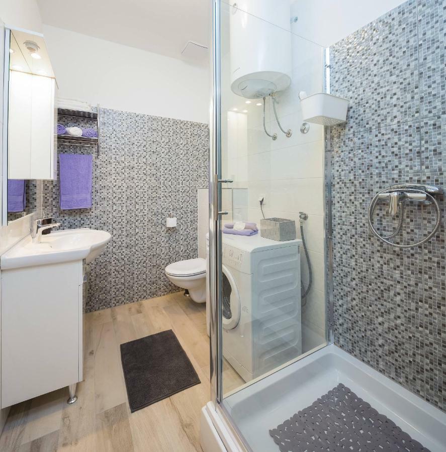Apartmani Ujakovic Kastela Luaran gambar