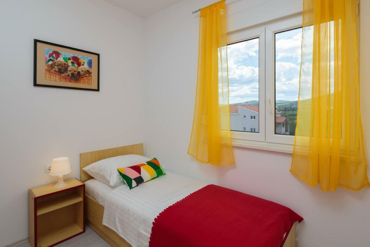 Apartmani Ujakovic Kastela Luaran gambar