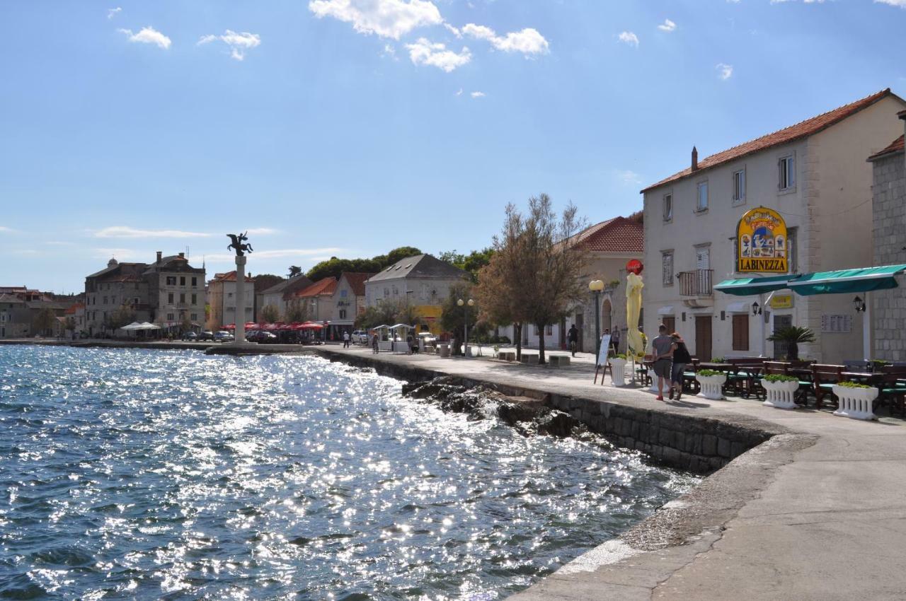 Apartmani Ujakovic Kastela Luaran gambar