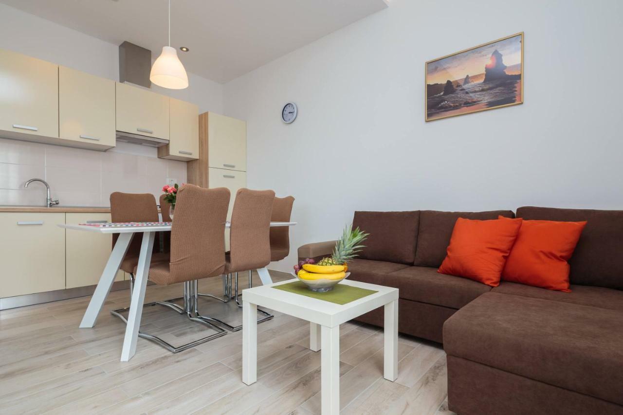 Apartmani Ujakovic Kastela Luaran gambar