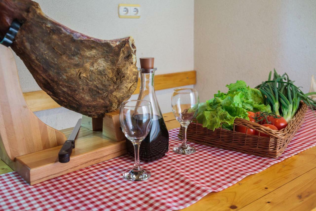 Apartmani Ujakovic Kastela Luaran gambar